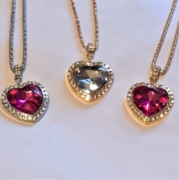 Heart Necklace Pink Red Crystal Rhinestone Pendant Necklace on 18-22" chain. - Picture 3 of 10